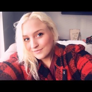 Meet your Posher, Hannah